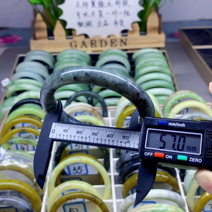 未镶嵌蛇纹石玉手镯67