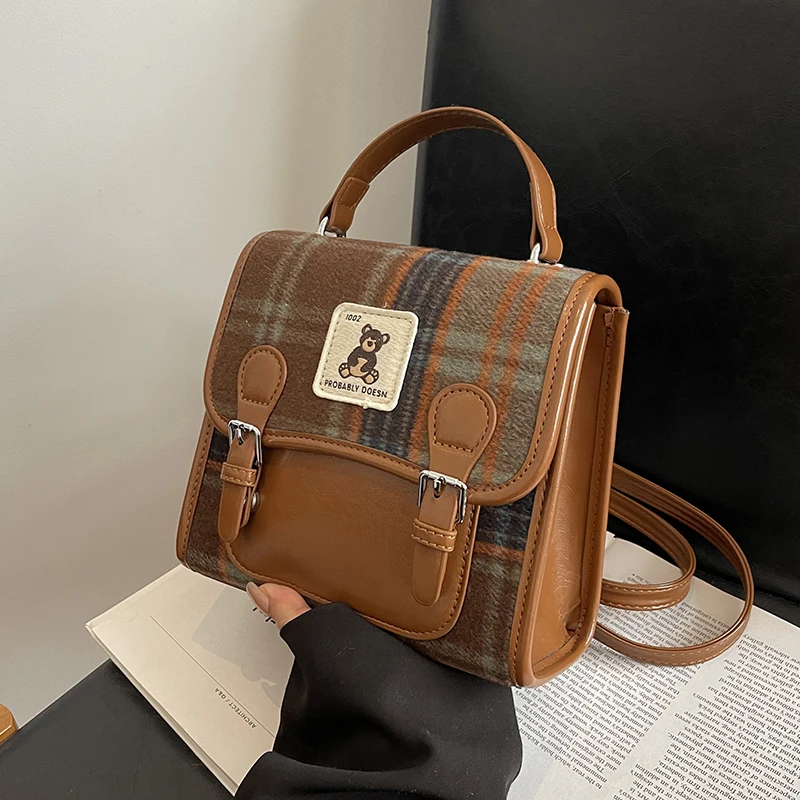 秋冬季超火小众女式双肩包2025新款通勤复古百搭后背包迷你小书包