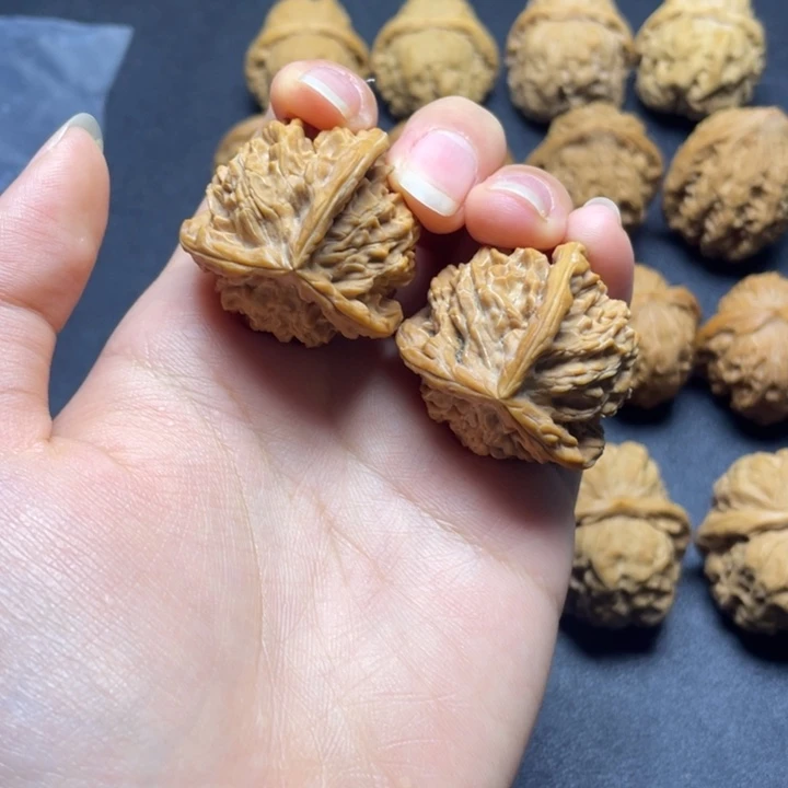 文玩核桃吊坠34盘山三棱