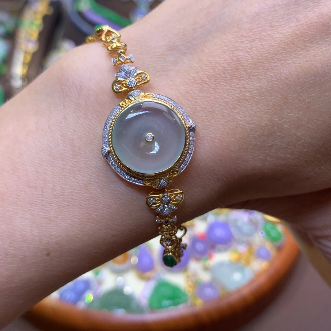 翡翠18K金镶嵌颈饰