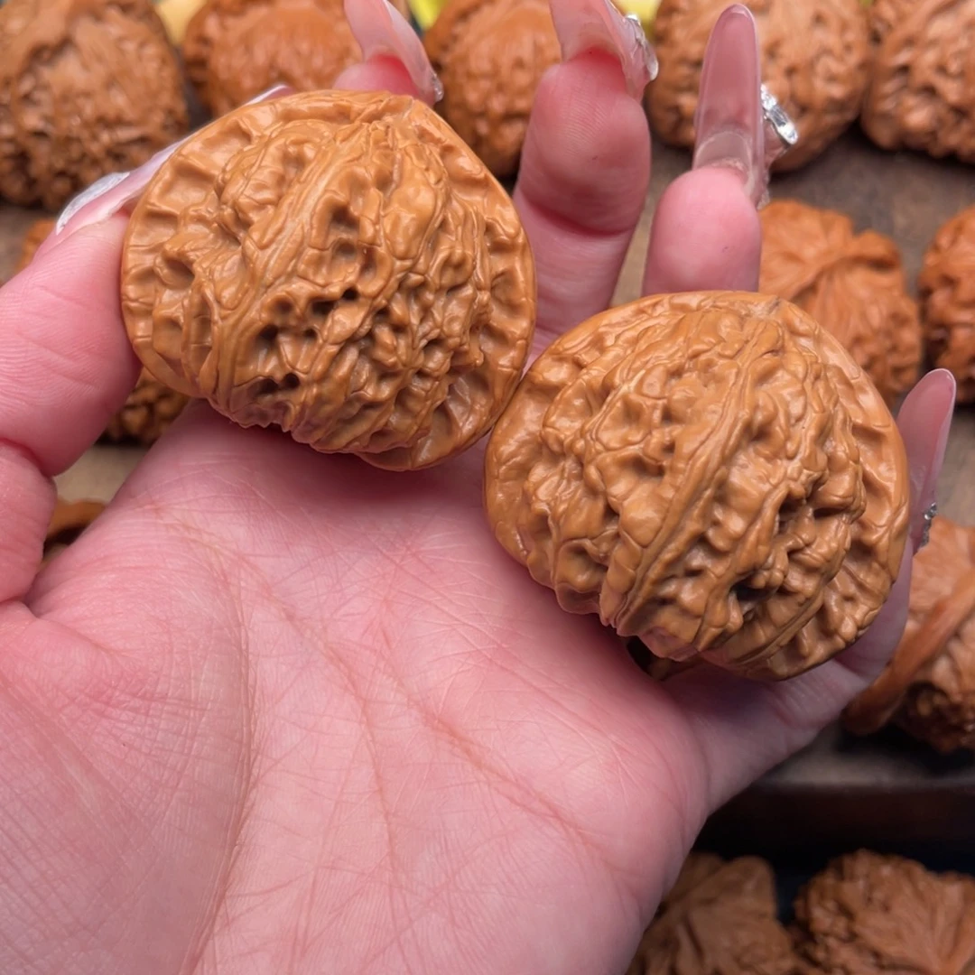 文玩核桃把件三角白46