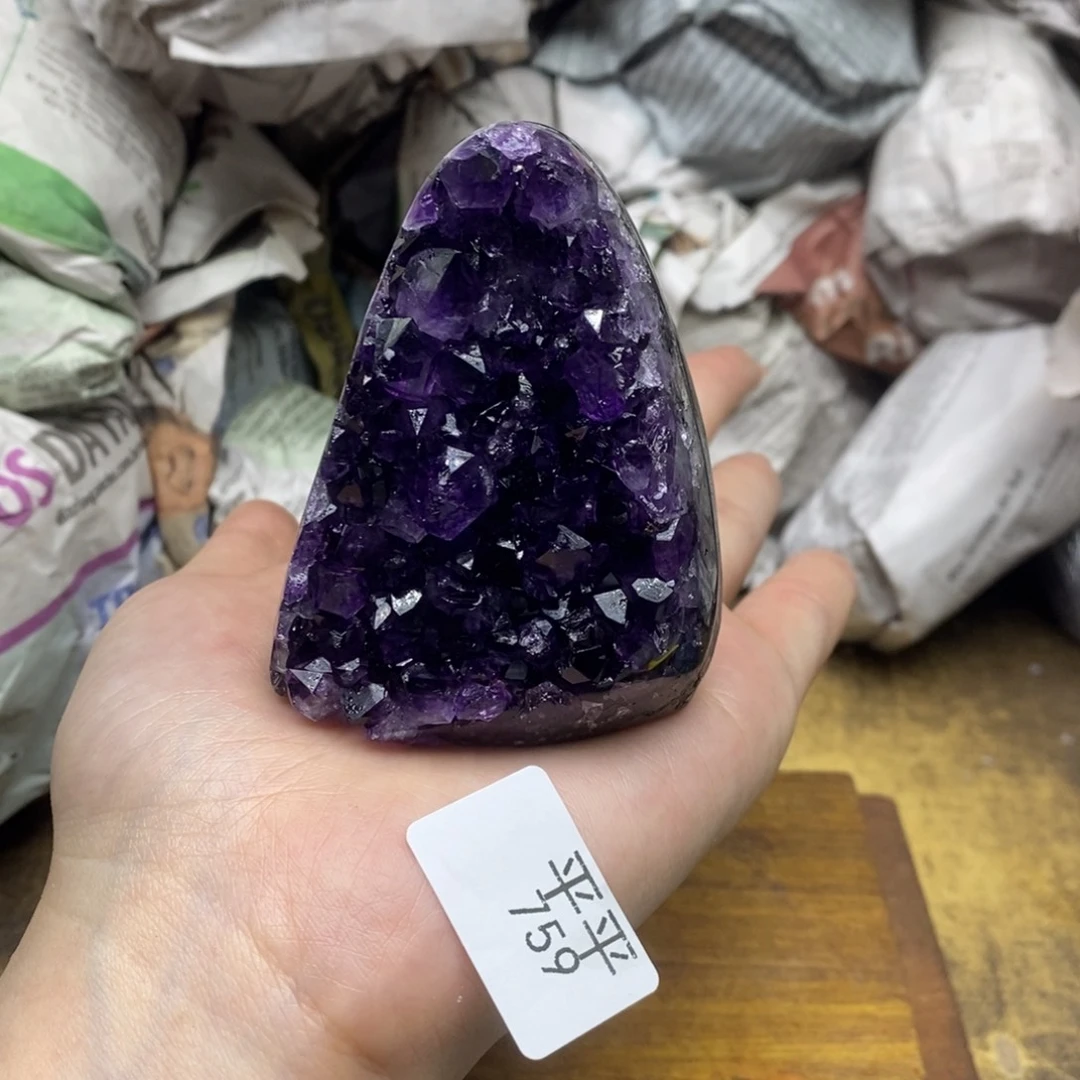 乌拉圭未镶嵌紫晶