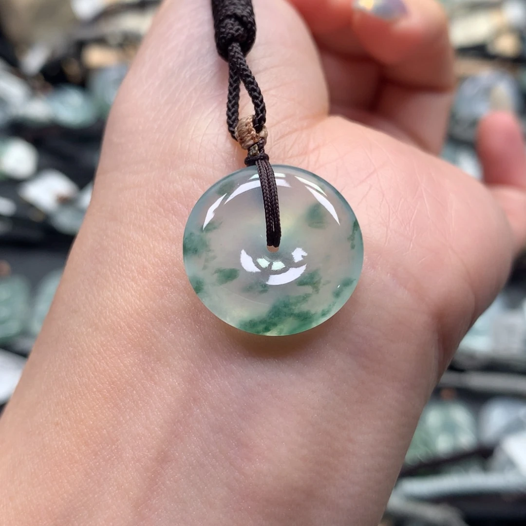 翡翠颈饰未镶嵌扣子