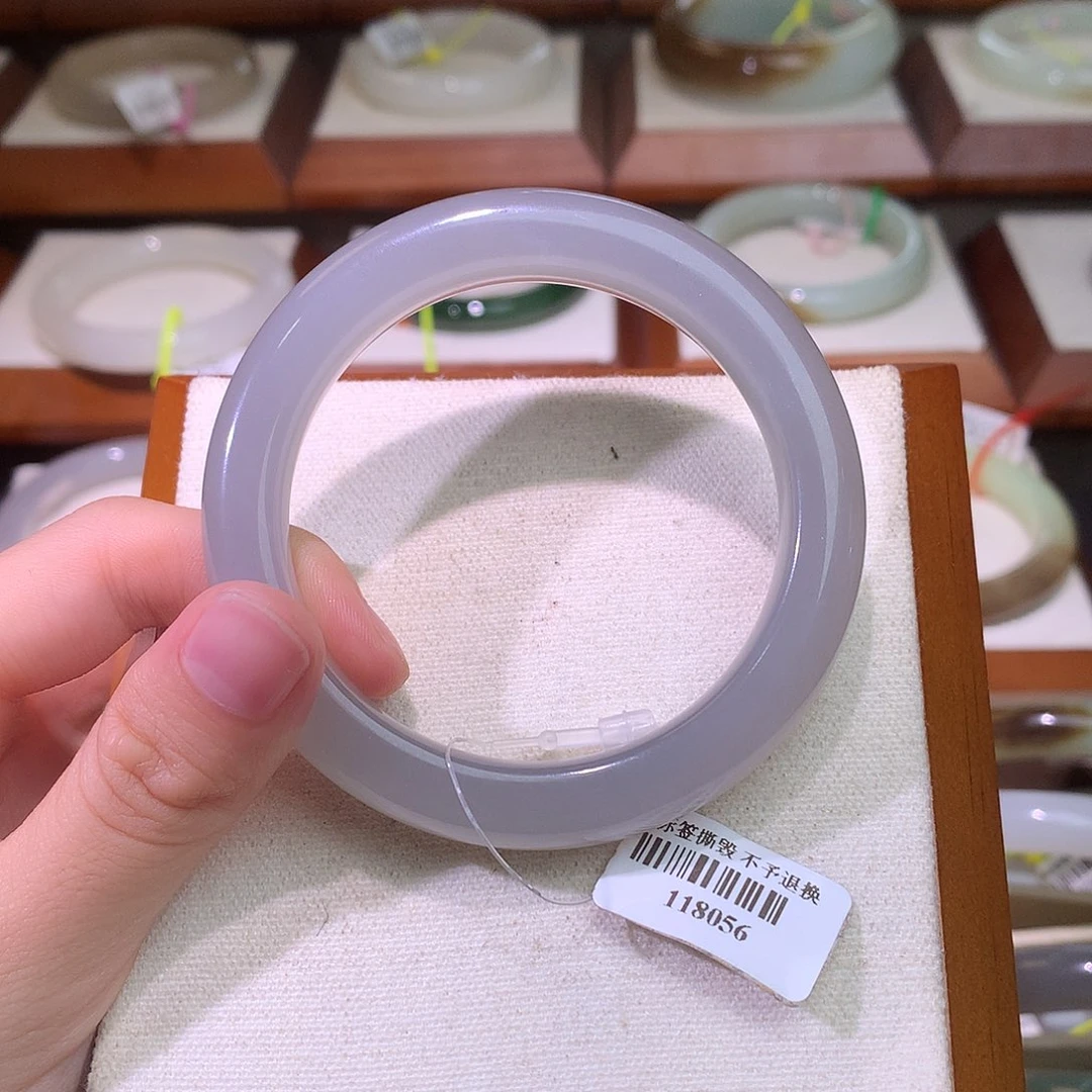 未镶嵌手镯和田玉30