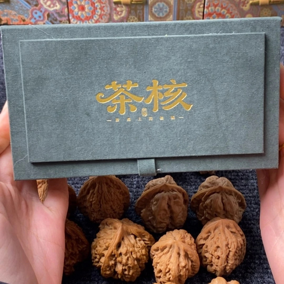 少***卿吊坠文玩核桃锦盒