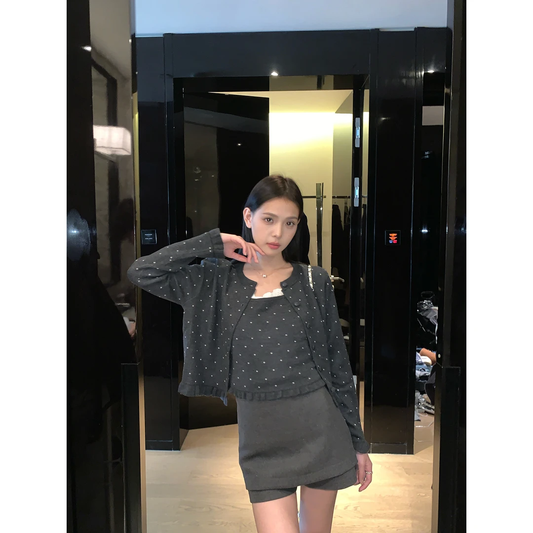 宋正恩9/22 10:00AM【深灰色波点蕾丝吊带+毛织开衫两件套】AAM031