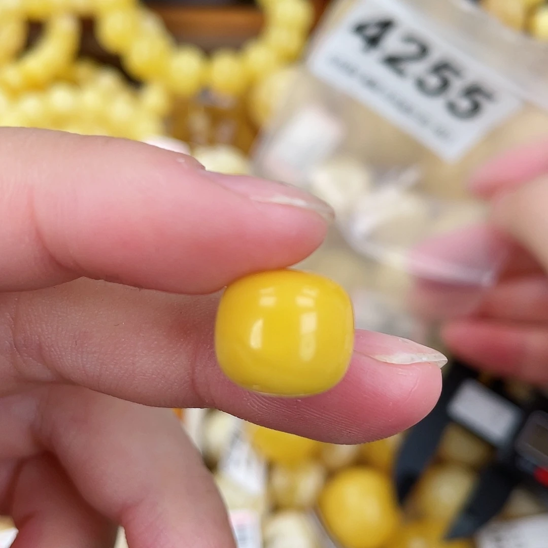 蜜蜡未镶嵌珠宝奇石12.8