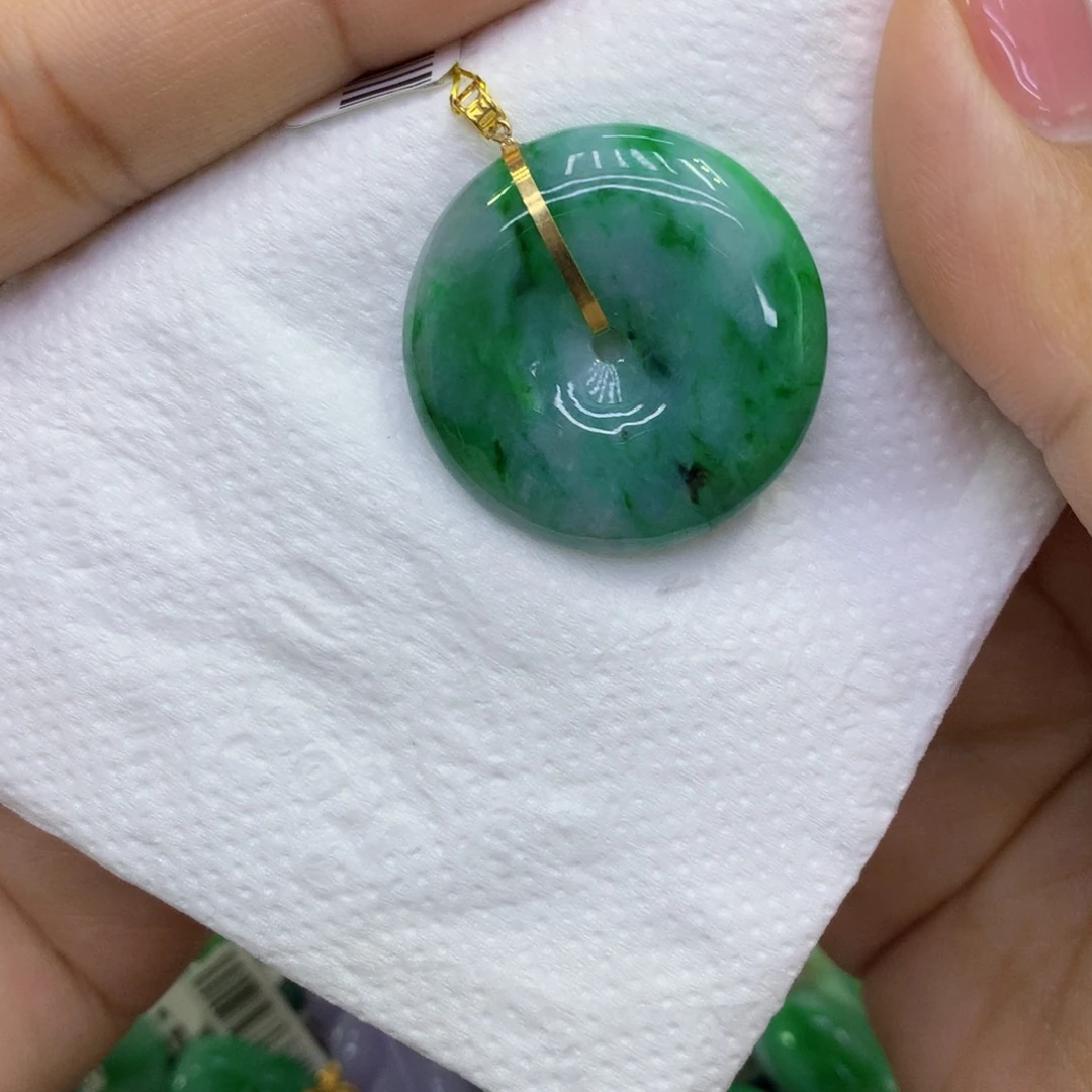 颈饰18K金镶嵌翡翠