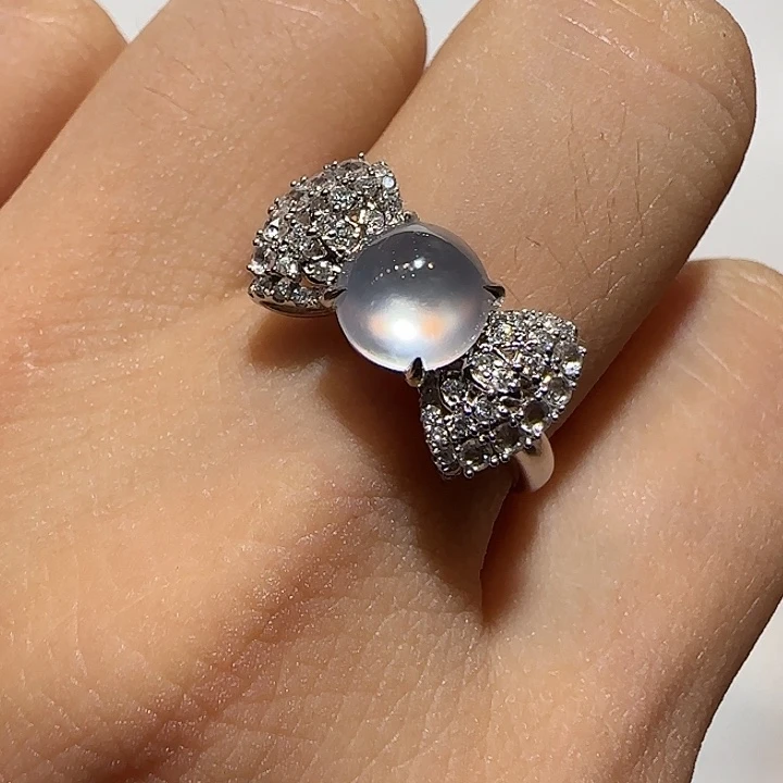 翡翠18K金镶嵌戒指蝴蝶结