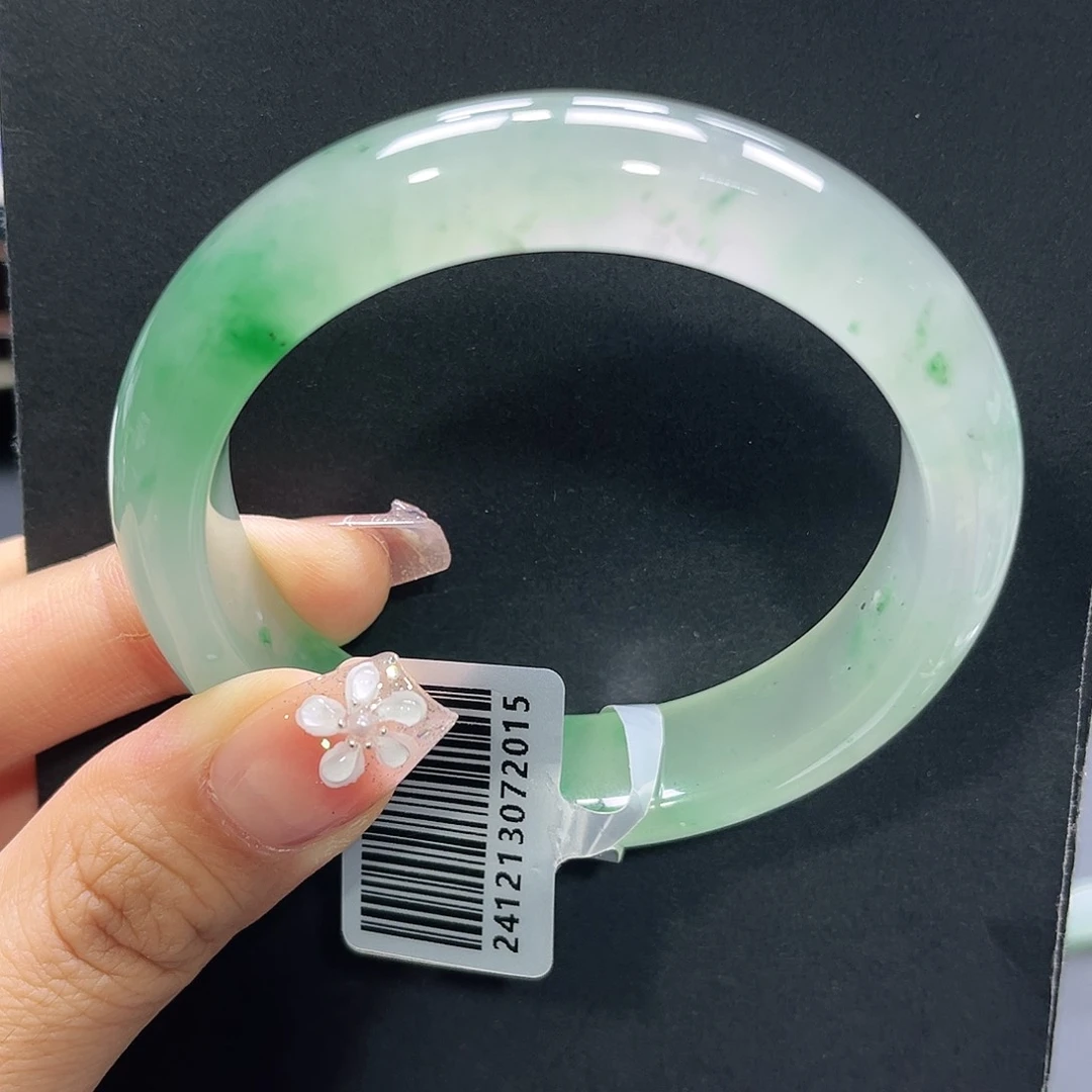 武***具石英质玉手镯未镶嵌