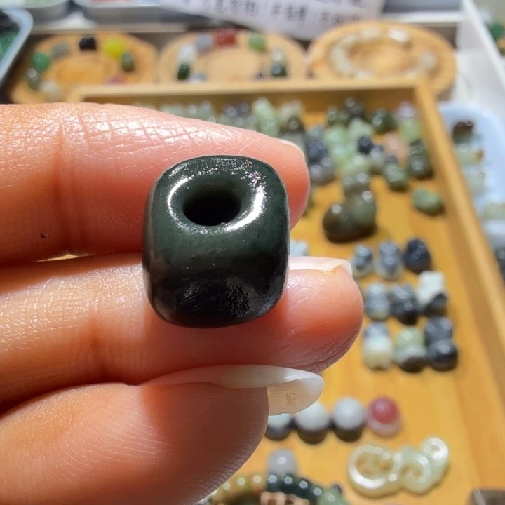 和田玉未镶嵌珠宝奇石