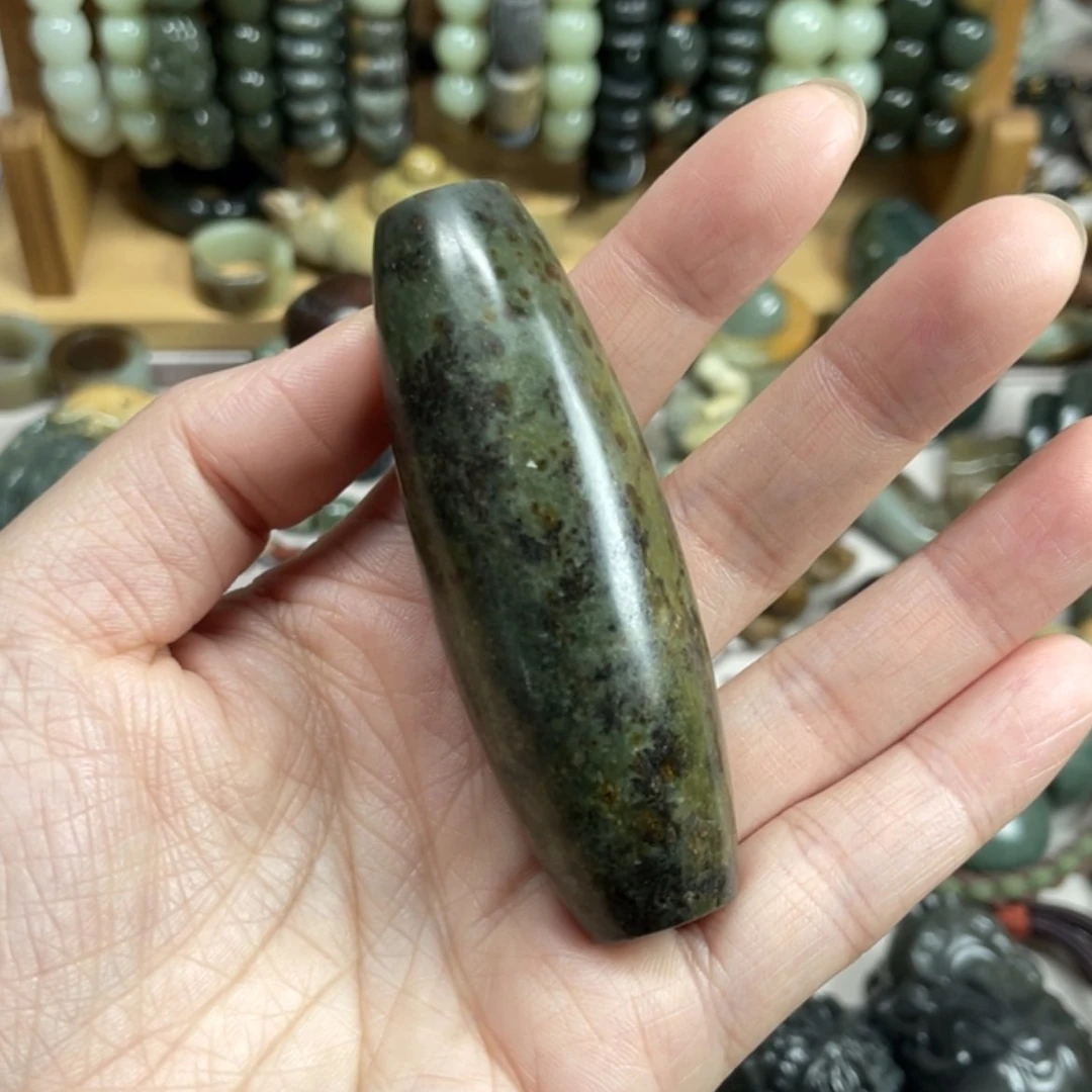 【闪购商品】未镶嵌岫岩河磨玉（透闪石质玉）把件