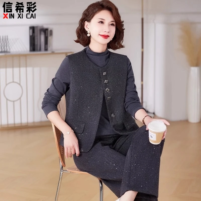 妈妈秋装套装年新款中年妇女马甲背心中老年女春秋小衫三件套