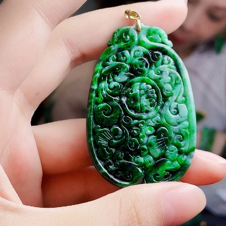 翡翠18K金镶嵌颈饰多样性