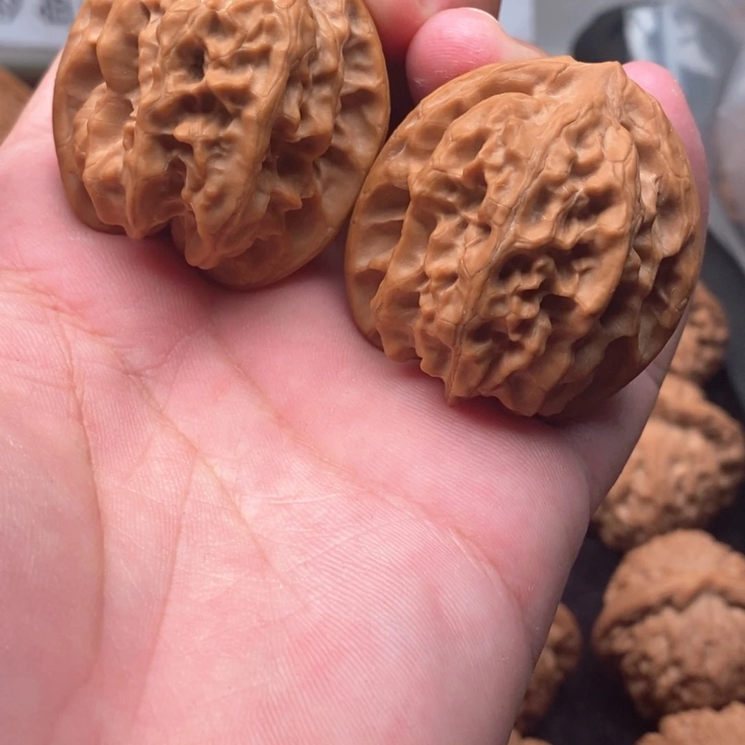 文玩核桃吊坠磐石