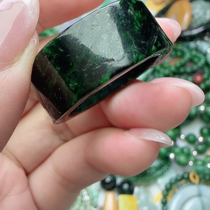 翡翠未镶嵌颈饰天然翡翠A货15