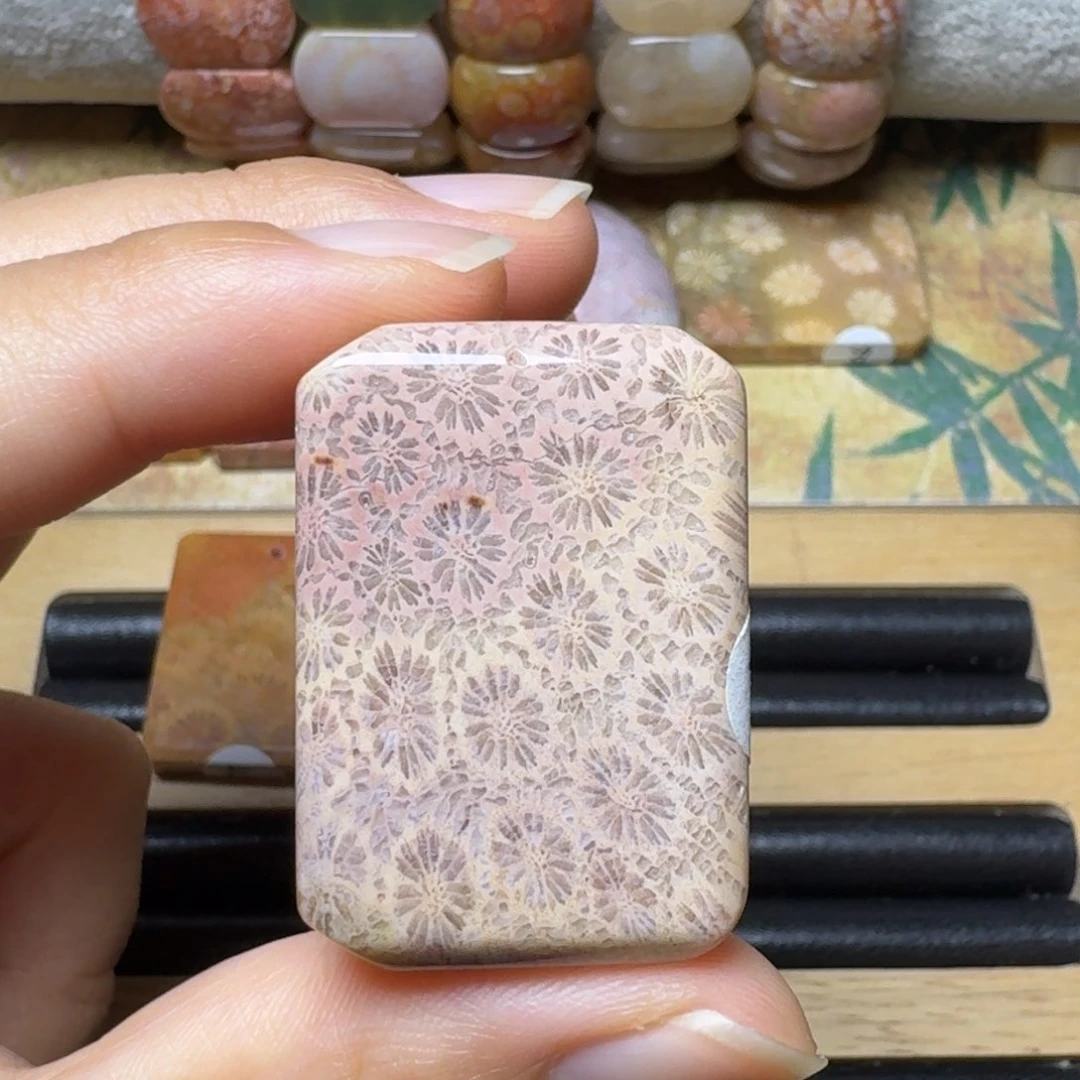 硅化玉梧桐花未镶嵌