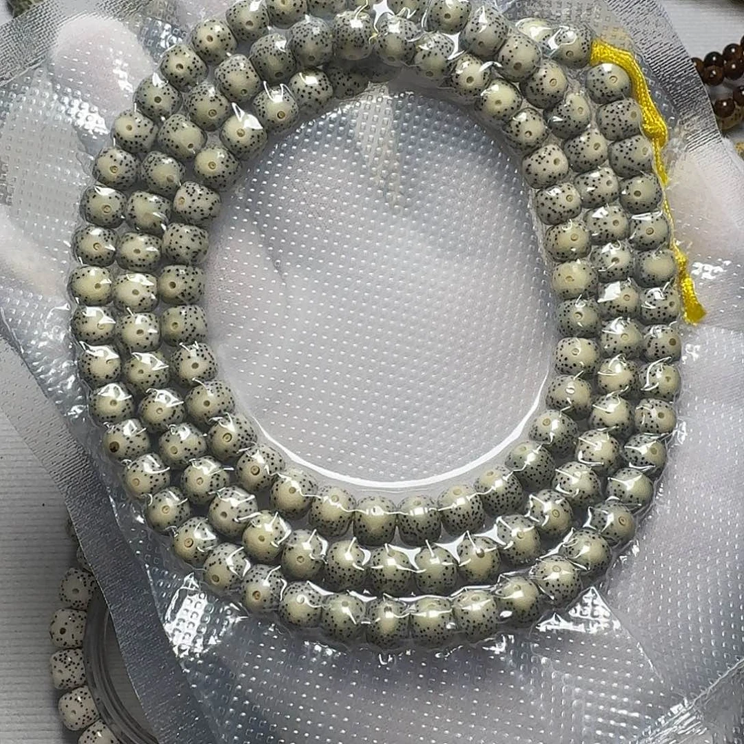 星月菩提手串原生态石玉料8✖️7绿包白大眼脖挂