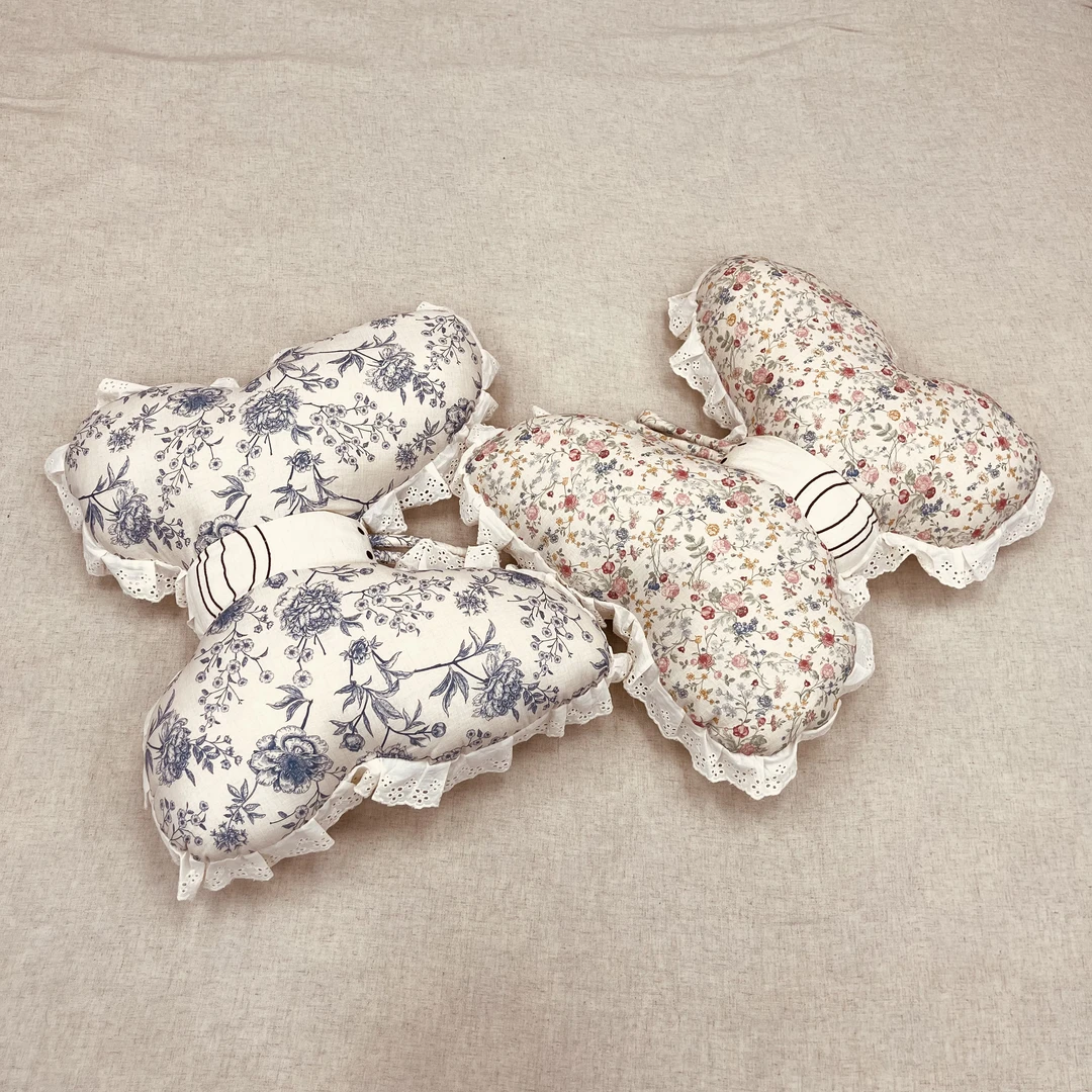 N009外贸尾货蝴蝶抱枕印花花边靠枕靠垫