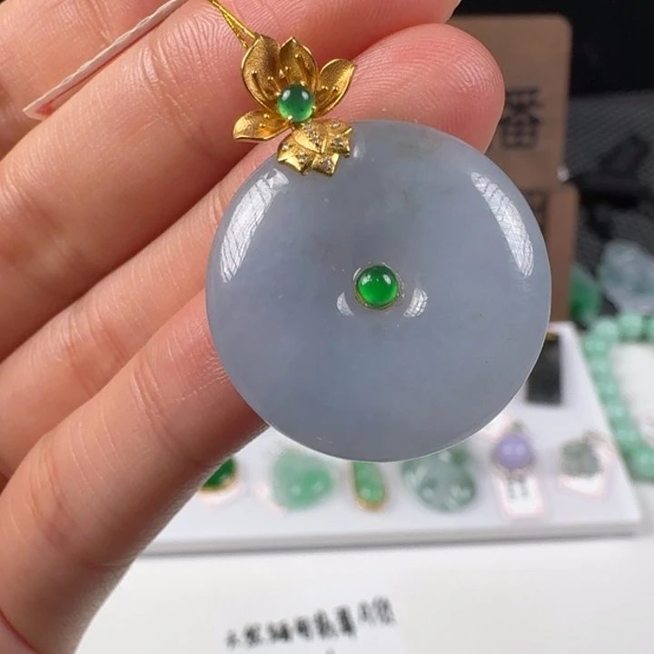 翡翠18K金镶嵌颈饰