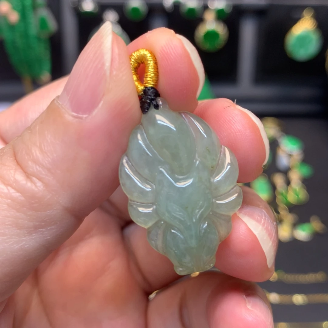 翡翠未镶嵌颈饰有纹裂