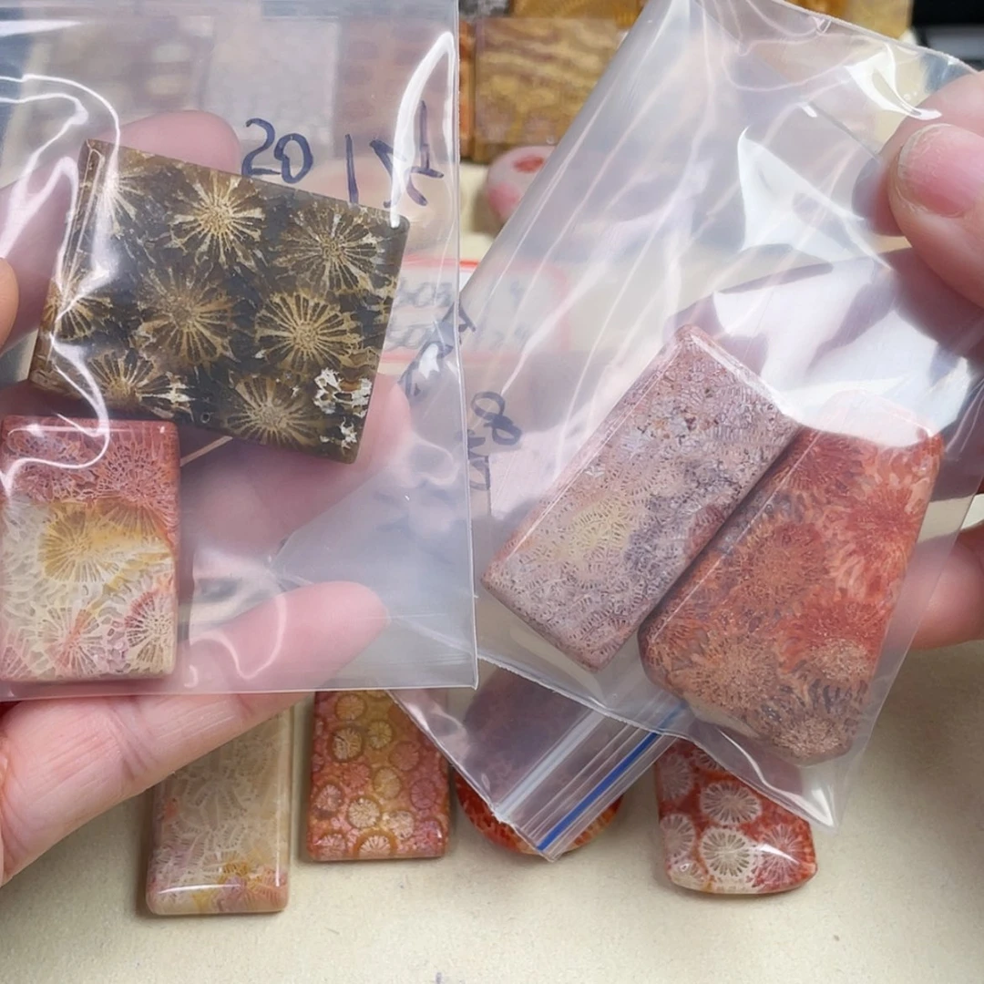 【闪购商品】合金颈饰硅化玉时**梭