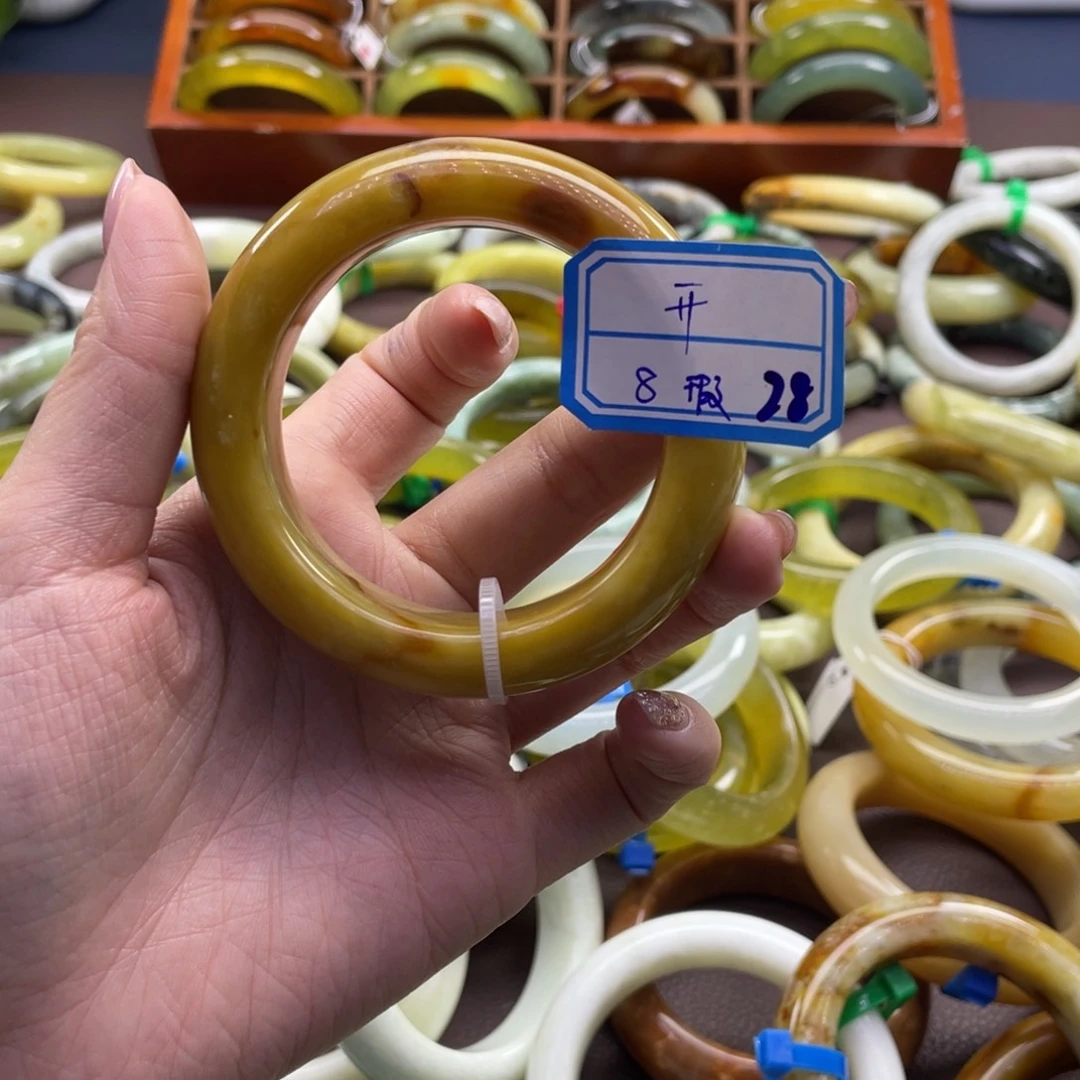 开***蛇纹石玉未镶嵌手镯