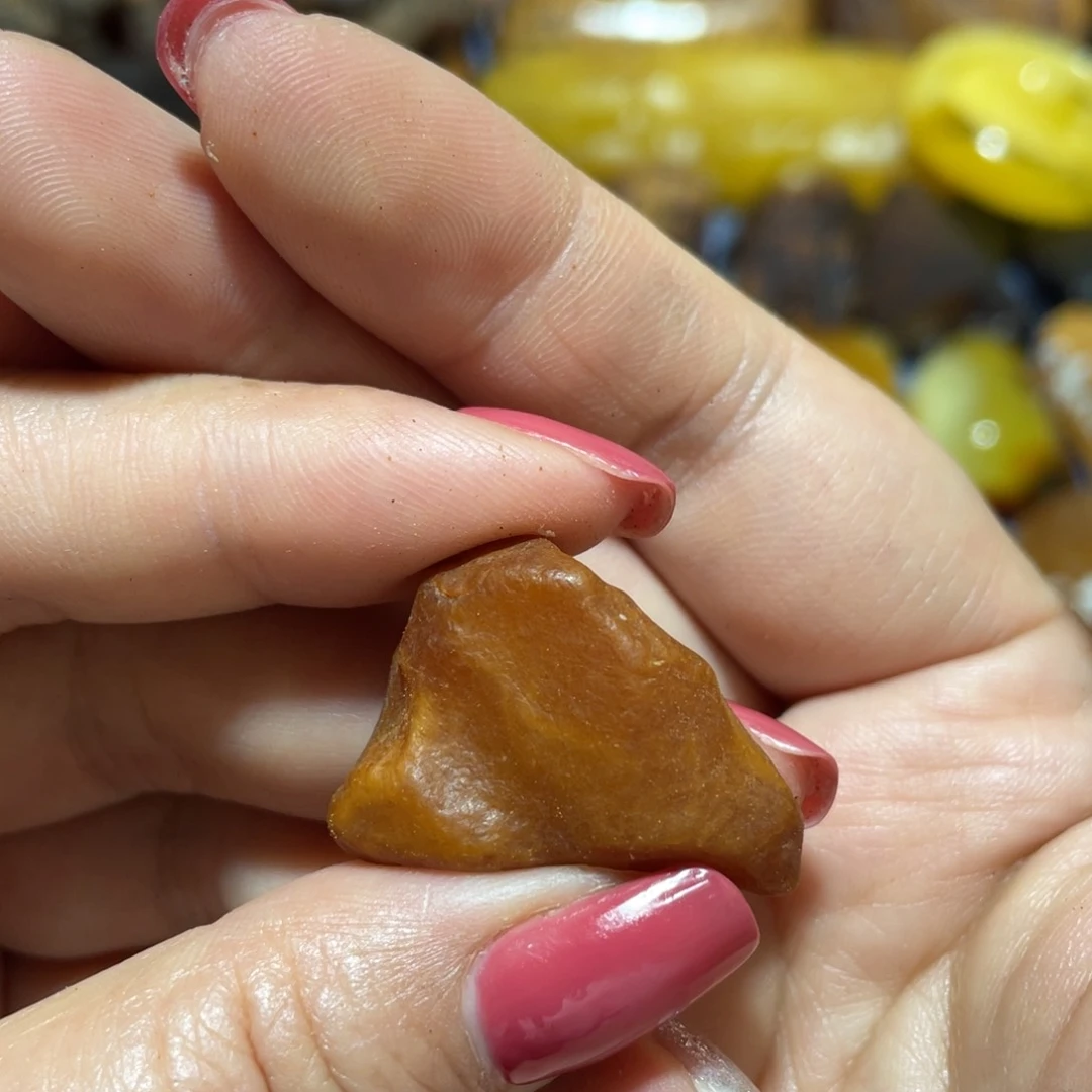 定制琥珀未镶嵌原石