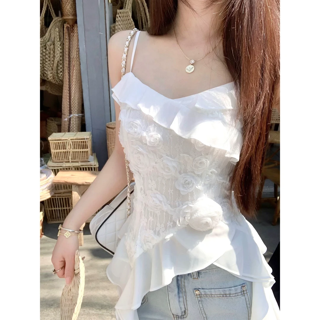 2025新款叠穿白色蕾丝花边吊带夏季新款不规则立体花飘带设计上衣
