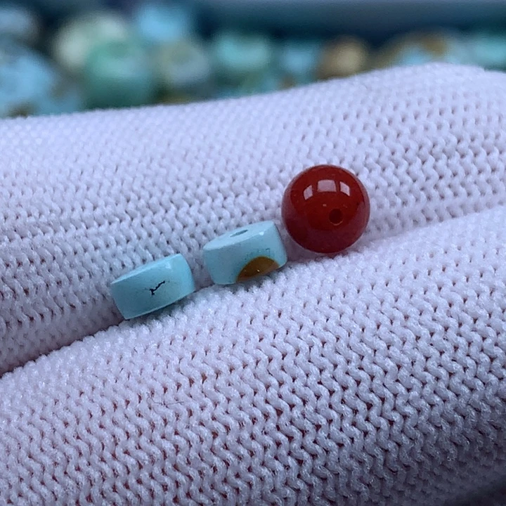 南红玛瑙未镶嵌珠宝奇石