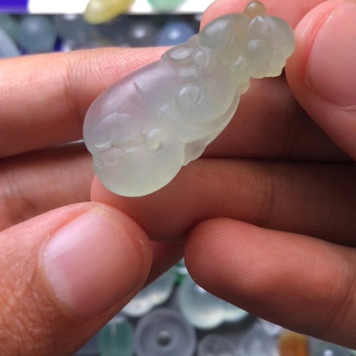 定制翡翠未镶嵌挂件