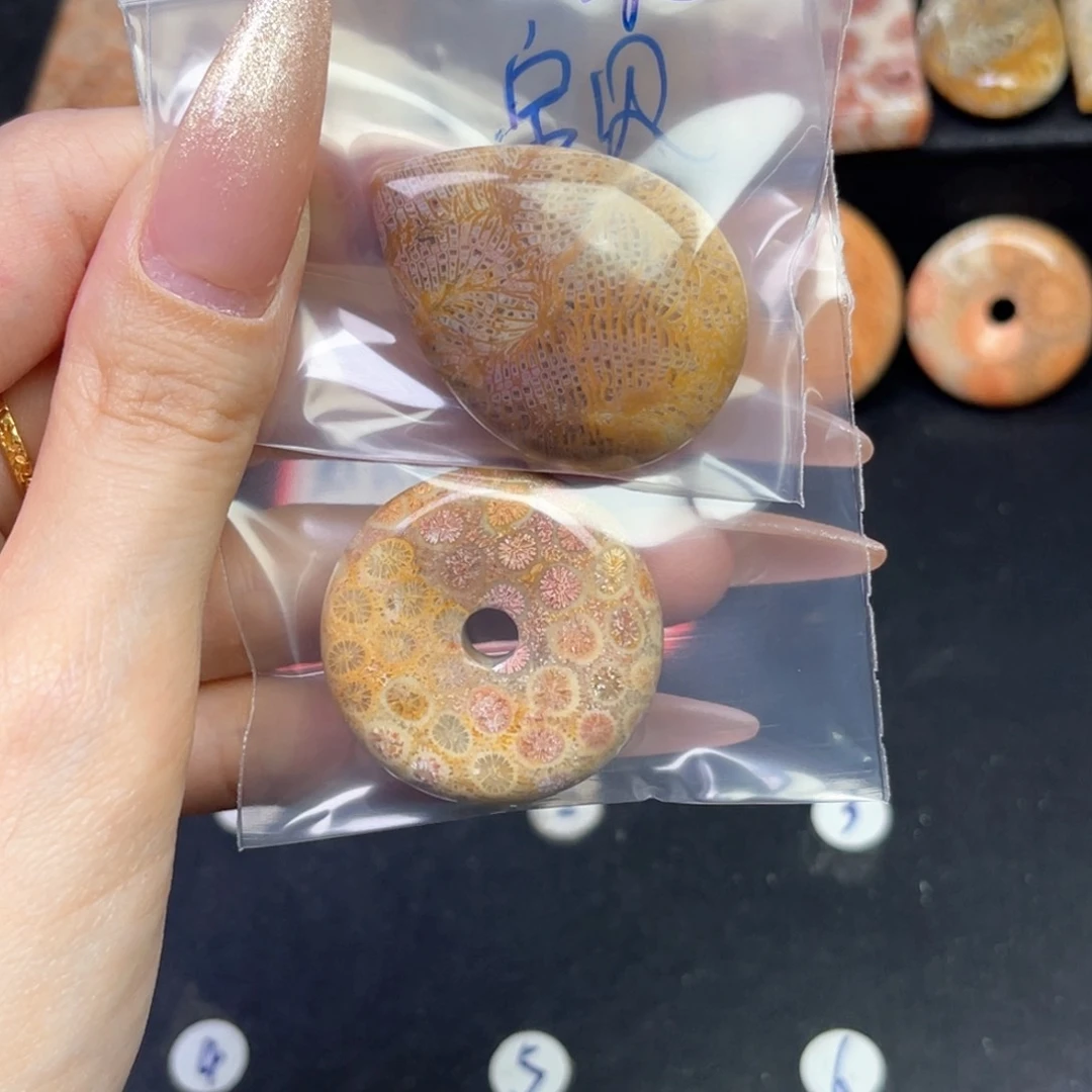 硅化珊瑚（珊瑚玉）吊坠未镶嵌
