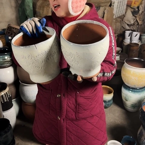 口18高20瑕疵口裂盆子