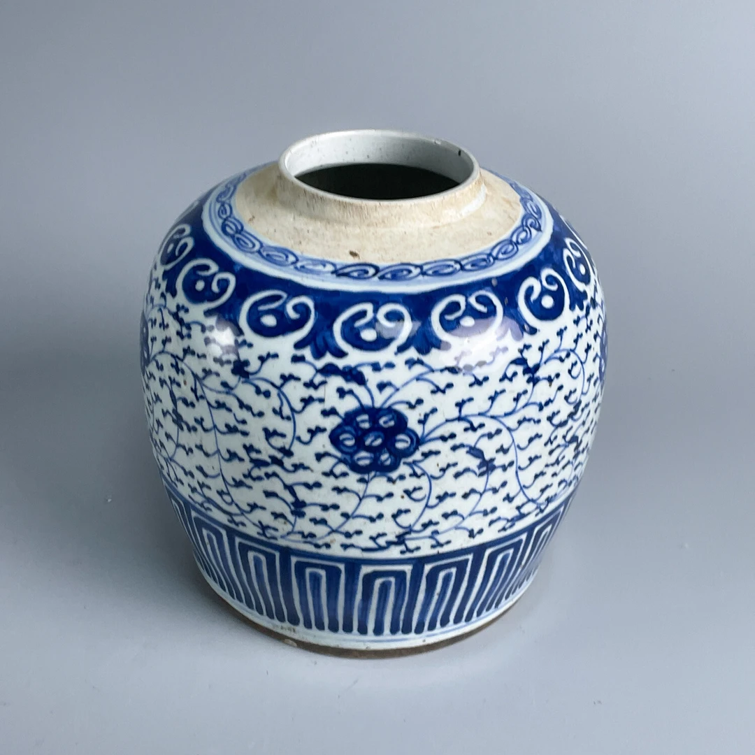 lot6清乾隆青花缠枝花卉纹罐-M25DJ008D26