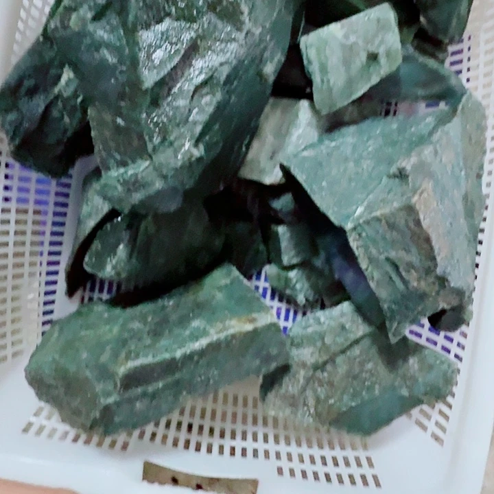 御***生和田玉(糖玉)未镶嵌珠宝半成品