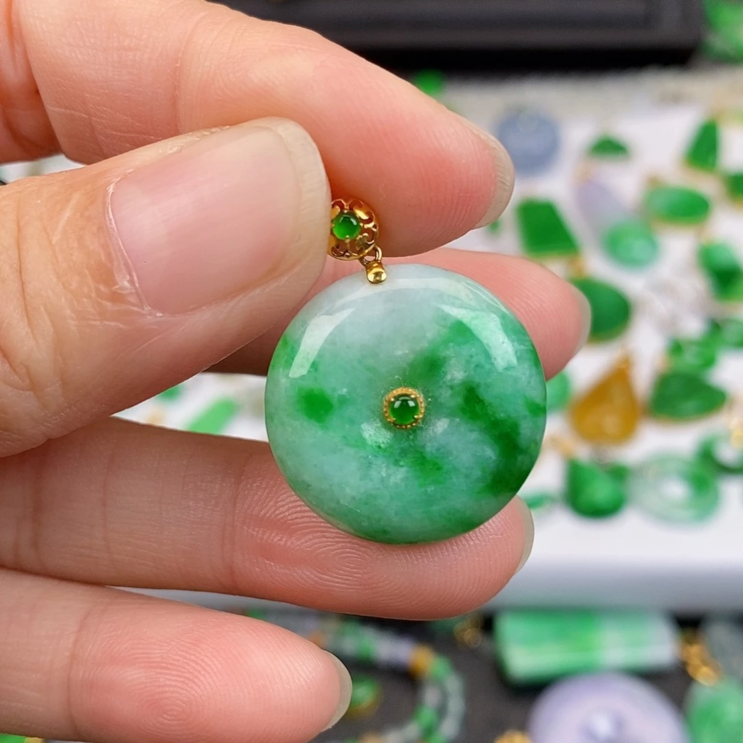 吊坠(不含链)18K金镶嵌翡翠