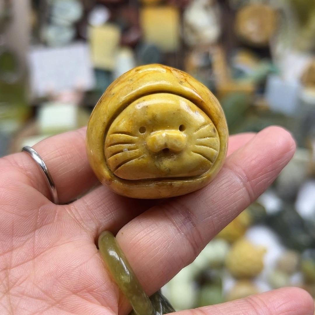 岫玉未镶嵌颈饰辽阳料猫头有瑕
