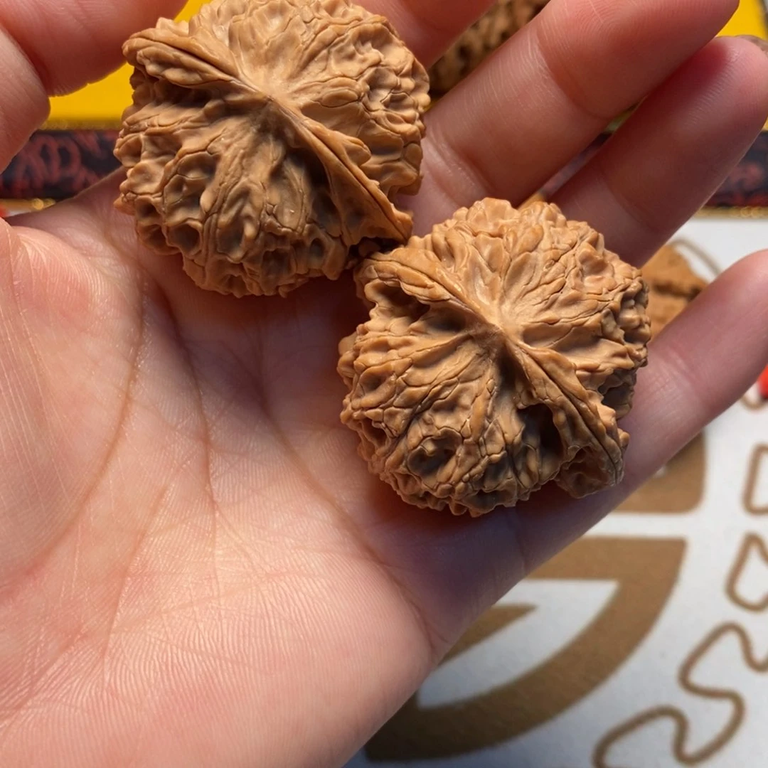 已***生桃核吊坠42尺苹果园放漏