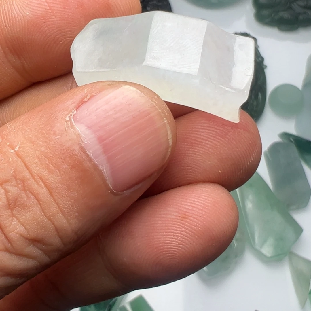 定制翡翠未镶嵌不包工