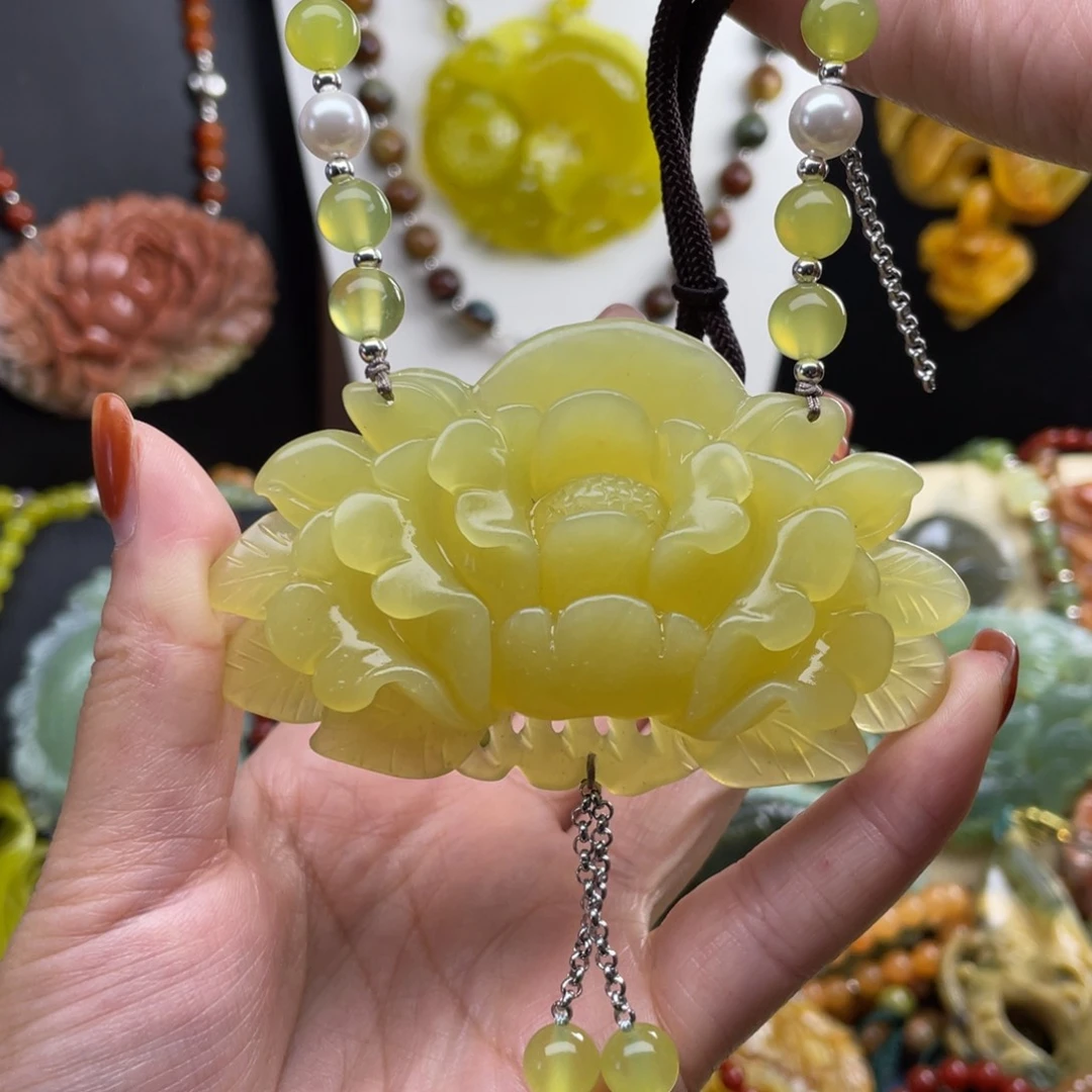 未镶嵌蛇纹石玉颈饰