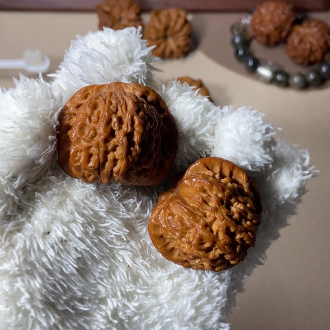 文玩核桃把件血麒麟