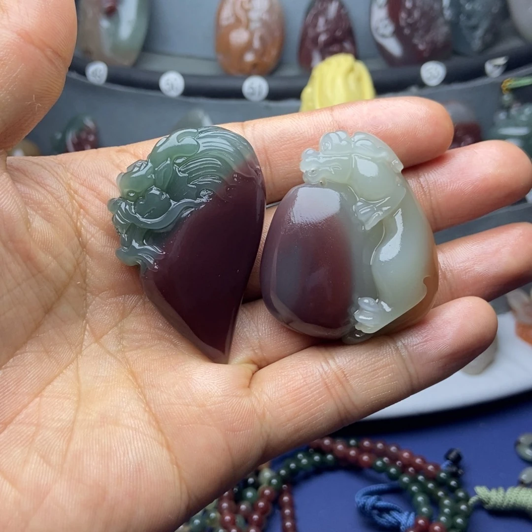 用***0玛瑙/玉髓未镶嵌颈饰