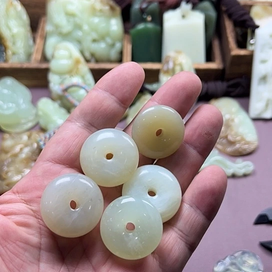 蛇纹石玉未镶嵌戒圈