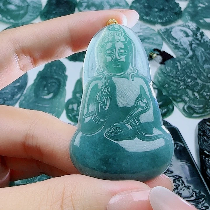 翡翠未镶嵌颈饰多样性发货天然的A货翡翠