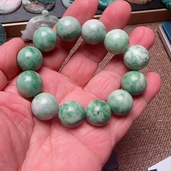 独山玉未镶嵌颈饰