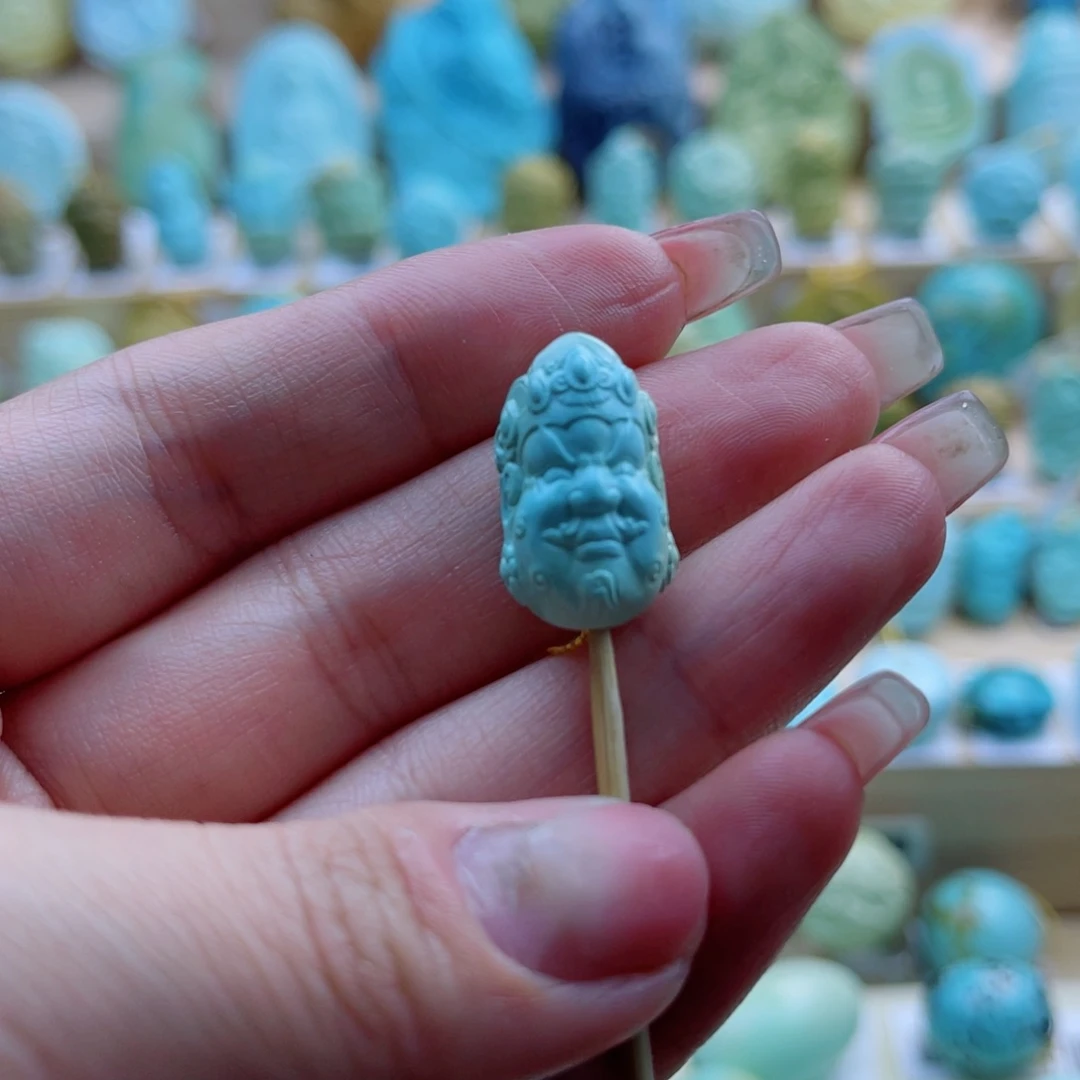 绿松石未镶嵌珠宝奇石