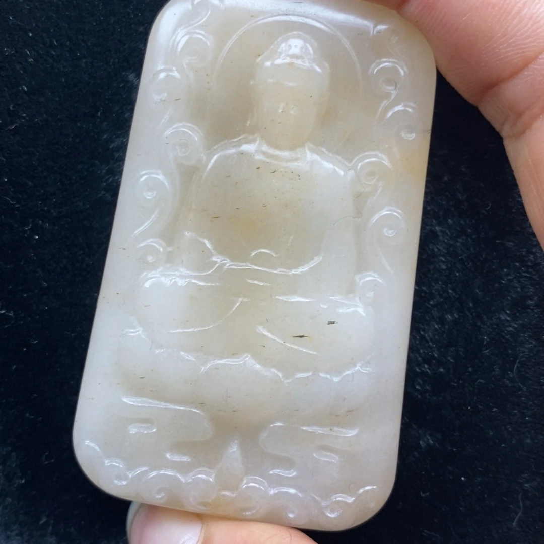 未镶嵌石英质玉（黄龙玉）颈饰