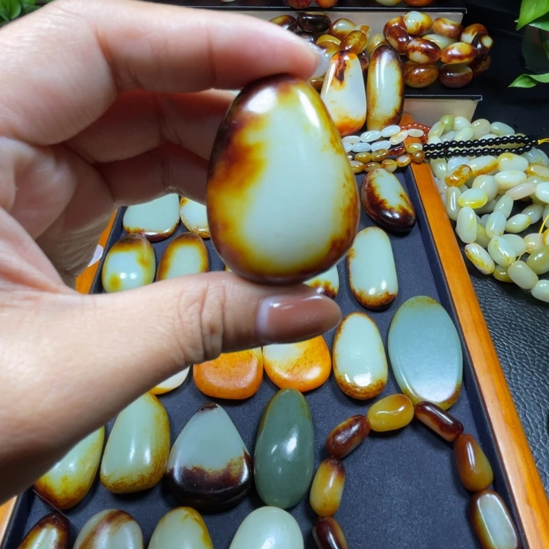 颈饰未镶嵌和田玉沫*丶