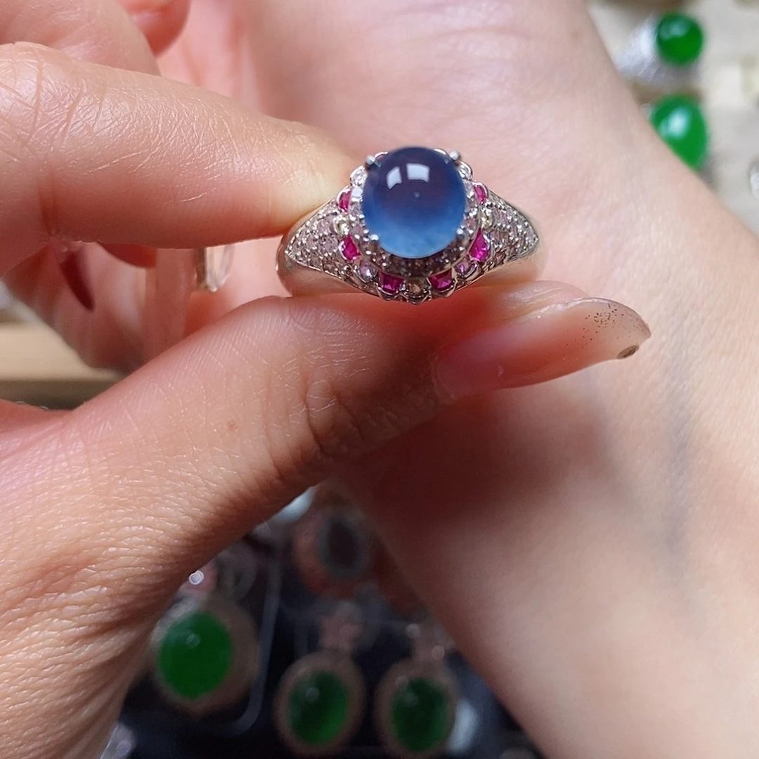 翡翠戒指未镶嵌小****助翡翠戒指