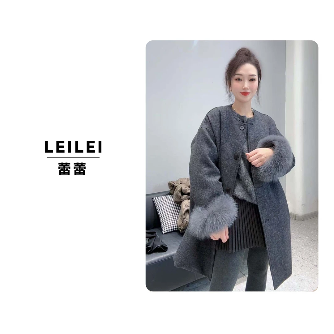 2024【蕾蕾家】冬季时尚洋气极简韩系高级感狐狸毛袖圆领大衣羽绒服